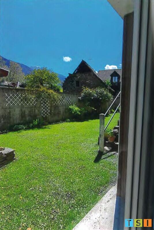 Maison - 245 m² - 9 pièces