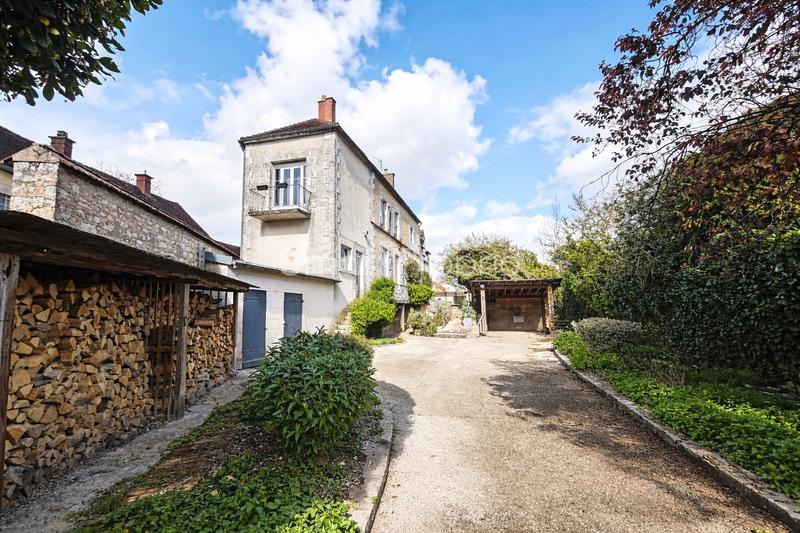 Maison - 248 m² - 8 pièces