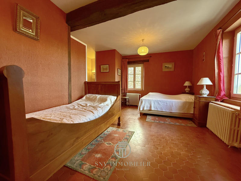 Maison - 317 m² - 13 pièces