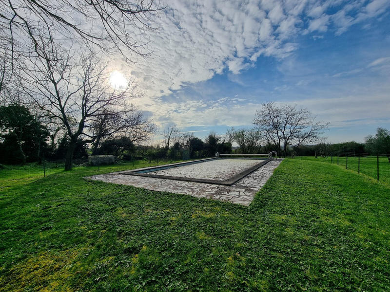 Maison - 288 m² - 12 pièces