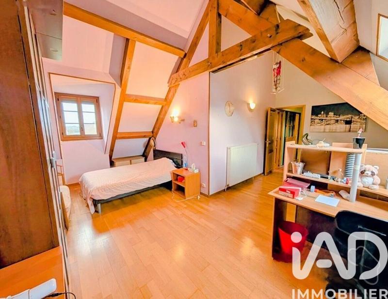 Maison - 180 m² - 7 pièces