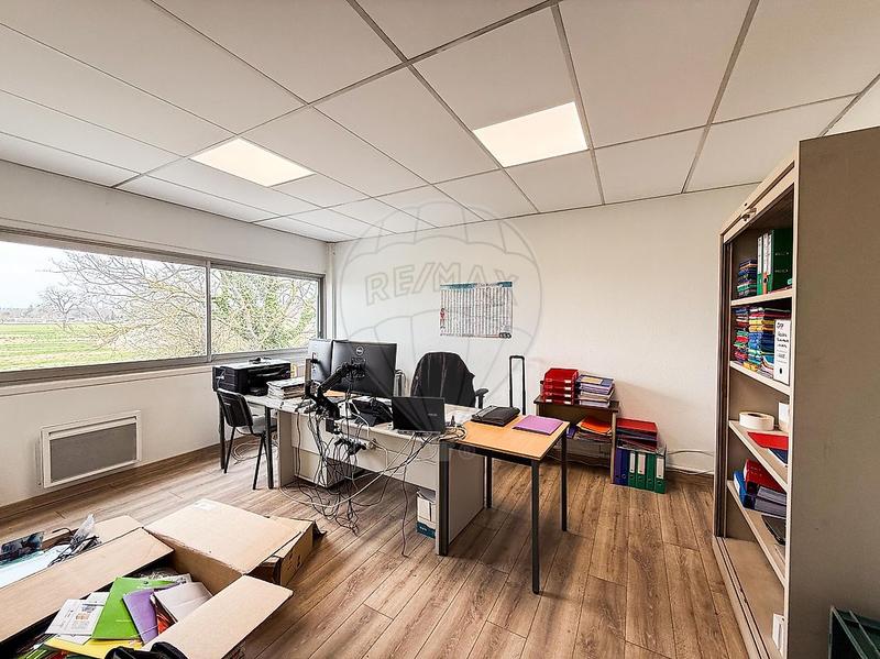 Bureau - 61 m² - 2 pièces