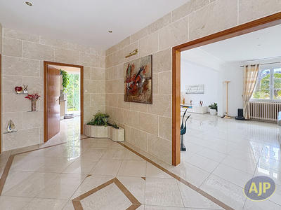 Maison - 197 m² - 7 pièces