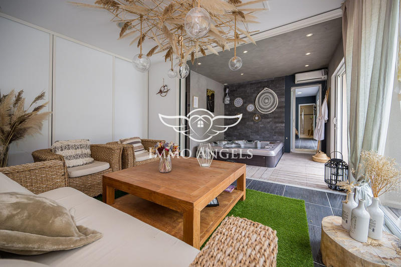 Maison contemporaine - 292 m² - 9 pièces