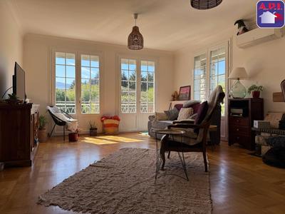 Maison - 162 m² - 6 pièces