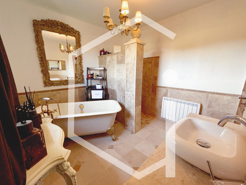 Propriété - 124 m² - 4 pièces