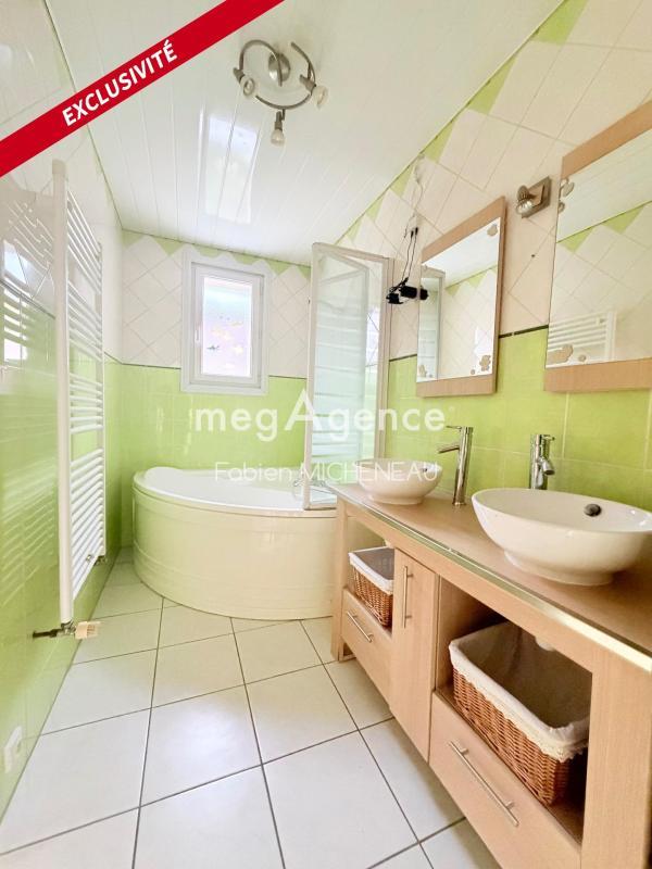 Maison - 121 m² - 6 pièces