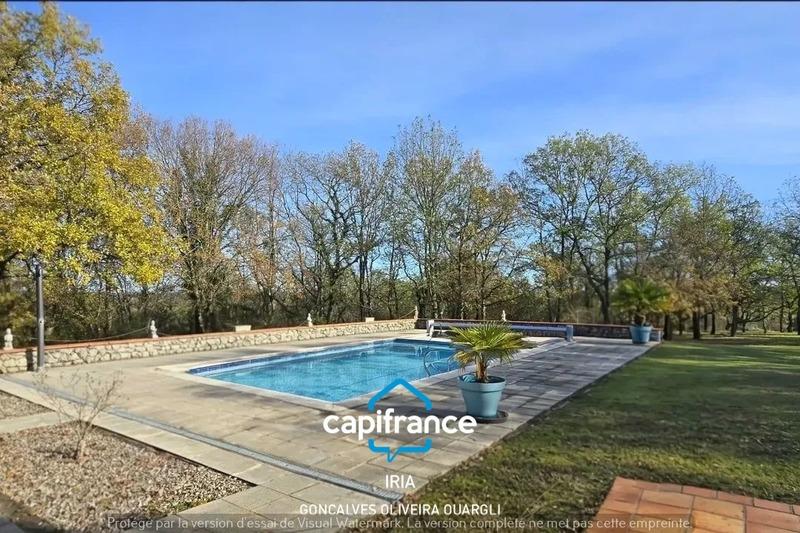Propriété - 190 m² - 6 pièces