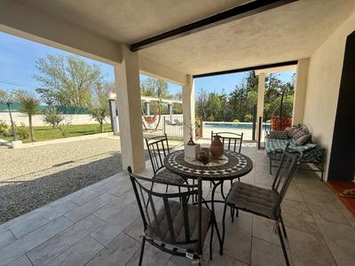 Villa - 194 m² - 9 pièces
