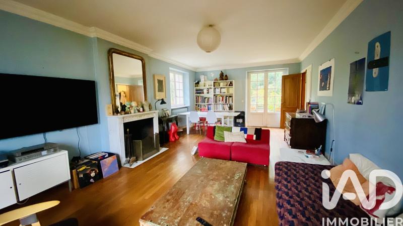 Maison - 305 m² - 10 pièces