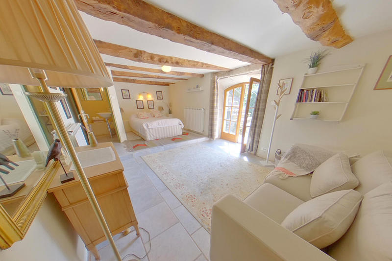 Maison - 248 m² - 9 pièces