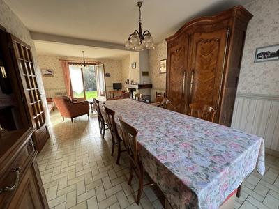 Maison - 92 m² - 5 pièces
