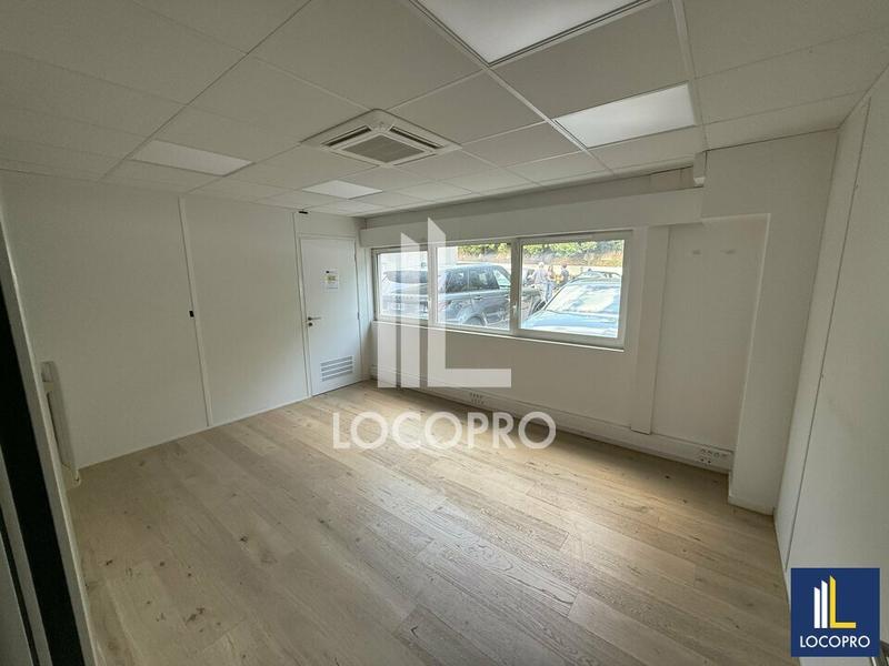 Local d'activité / Entrepôt - 706 m²