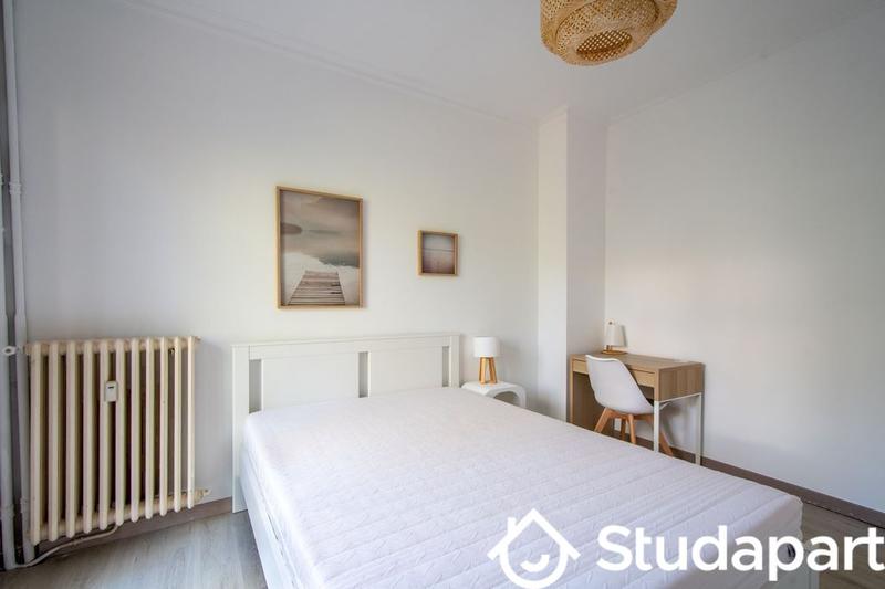 Chambre - 92 m² - 1 pièce