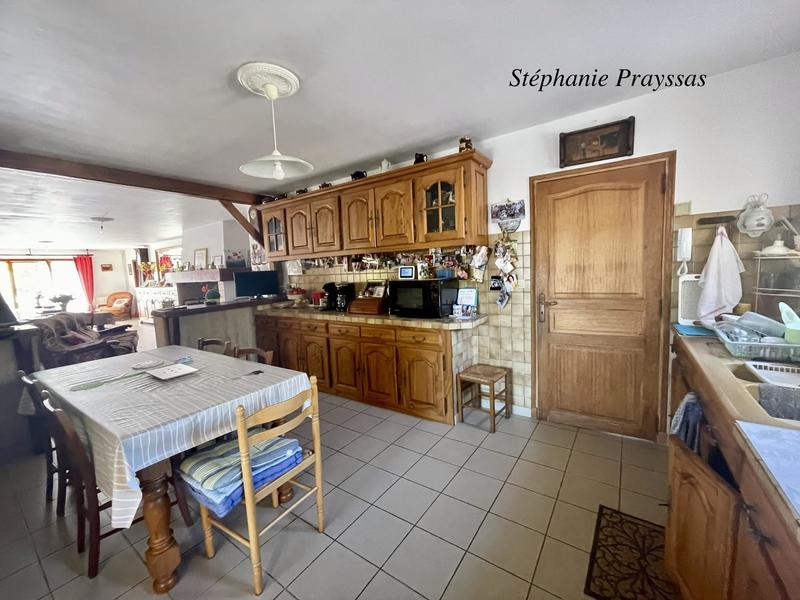 Corps de ferme - 300 m² - 10 pièces