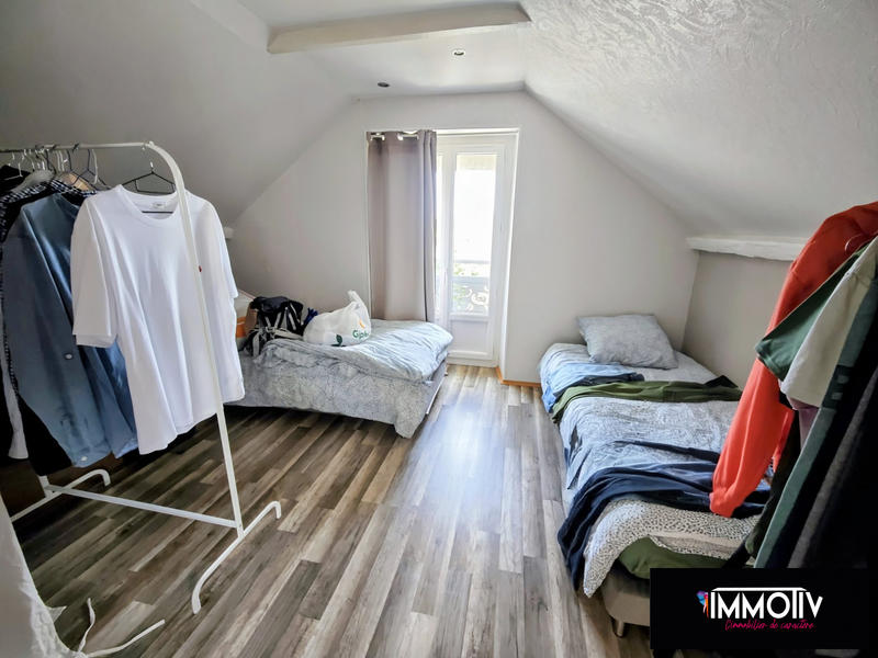 Maison - 176 m² - 8 pièces