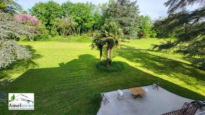 Maison - 250 m² - 7 pièces