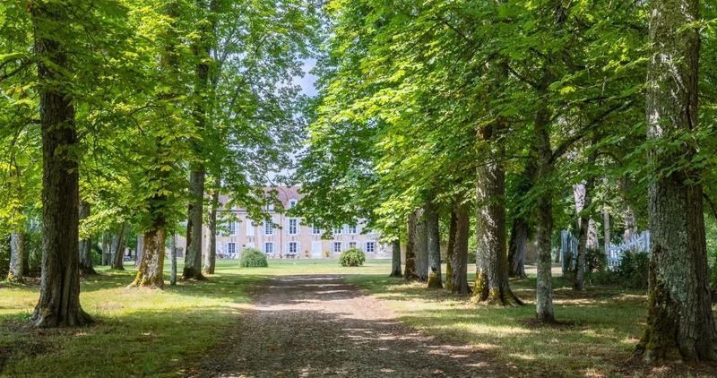 Manoir - 1 700 m² - 35 pièces