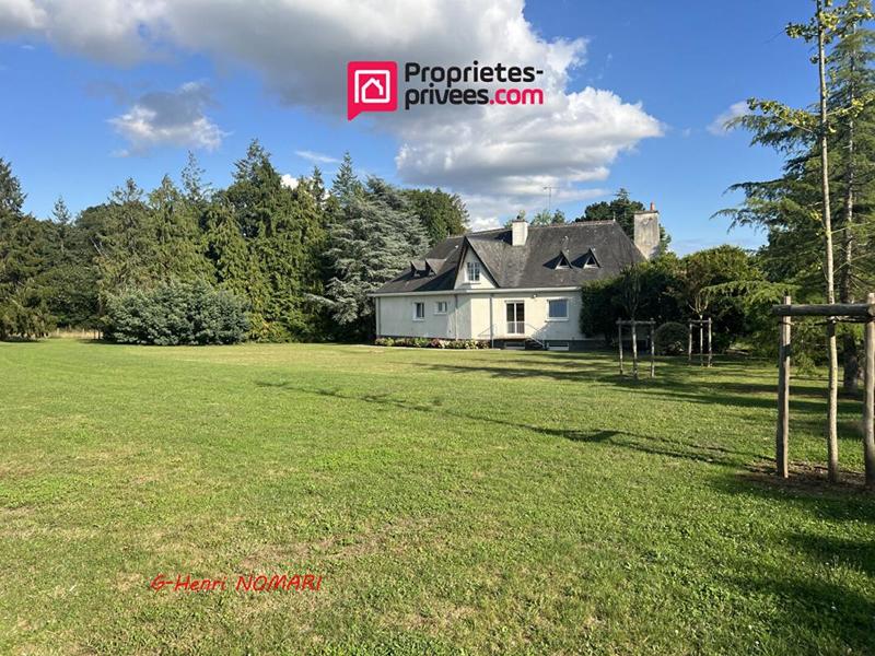 Maison - 280 m² - 10 pièces