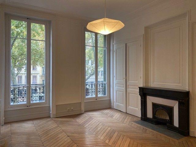 Immeuble - 925 m² - 15 pièces