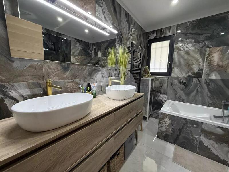 Villa - 160 m² - 6 pièces