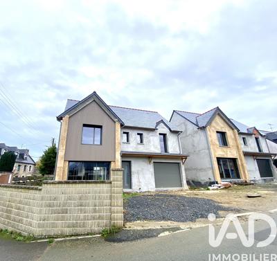 Maison - 140 m² - 8 pièces