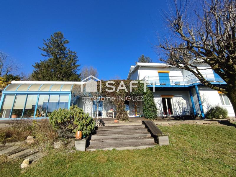 Maison - 299 m² - 8 pièces