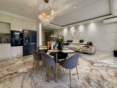 Appartement - 108 m² - 4 pièces