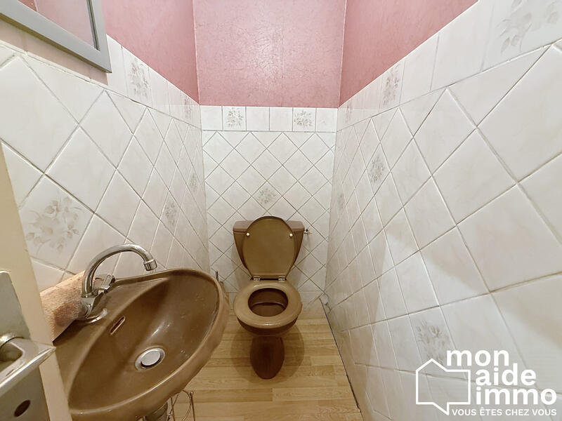 Maison - 230 m² - 10 pièces