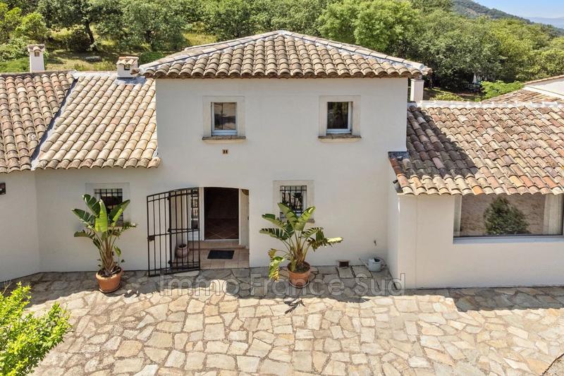 Villa - 200 m² - 8 pièces