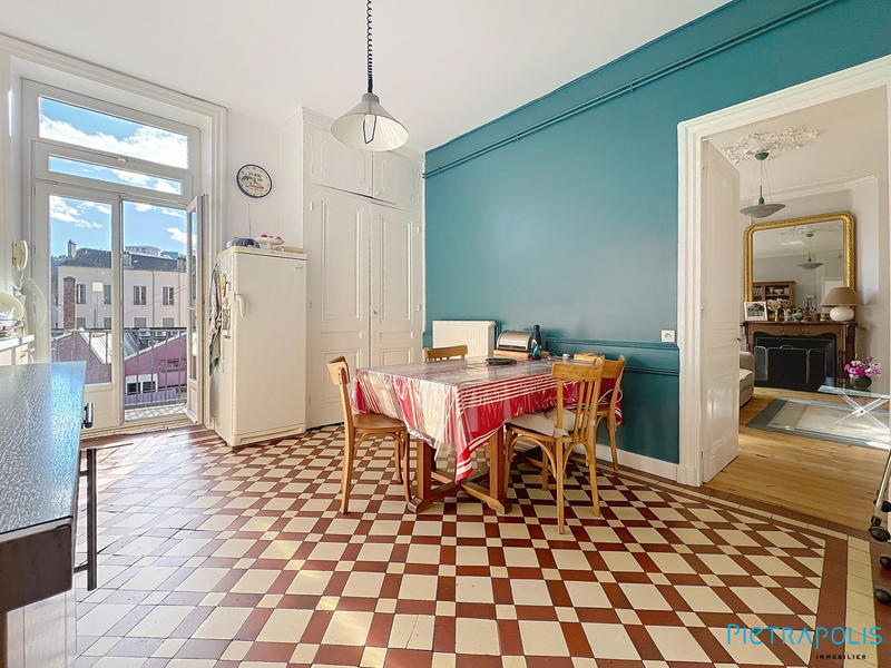 Appartement - 161 m² - 5 pièces