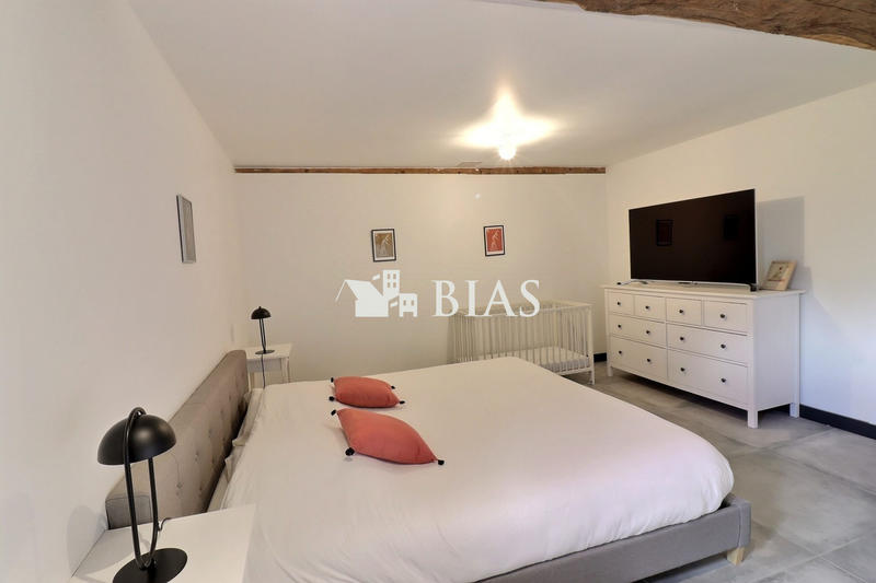 Maison - 212 m² - 5 pièces