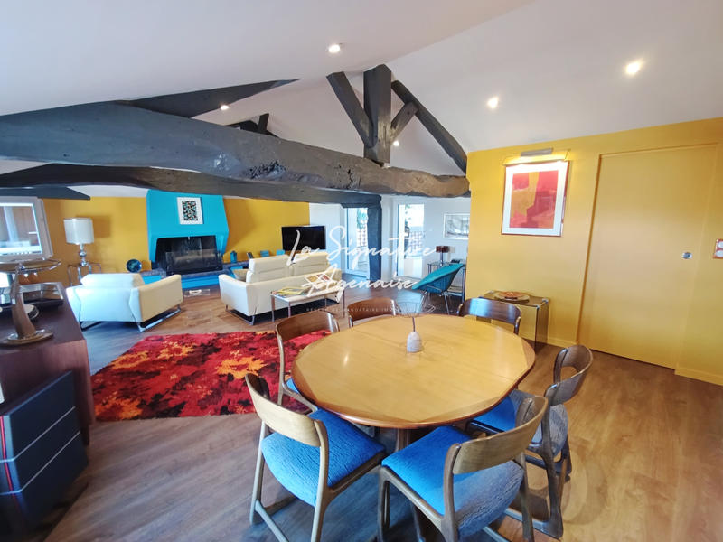 Maison - 336 m² - 12 pièces