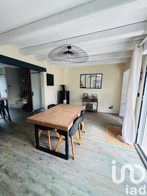 Maison - 99 m² - 5 pièces