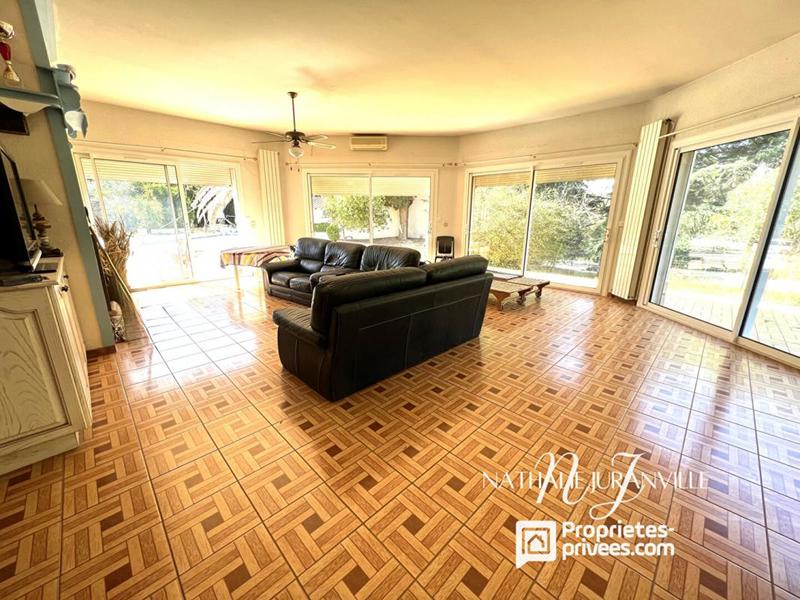 Villa - 254 m² - 6 pièces