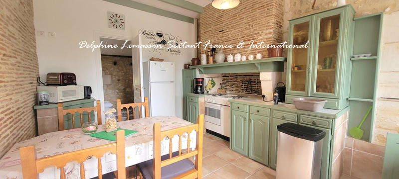 Maison - 260 m² - 8 pièces