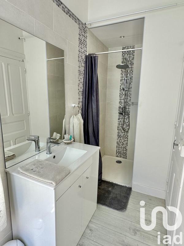 Maison - 202 m² - 9 pièces