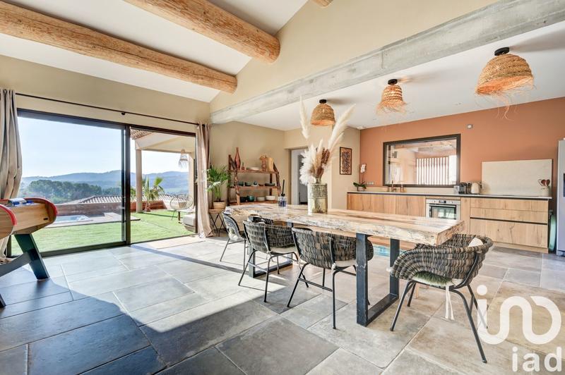 Maison - 288 m² - 8 pièces