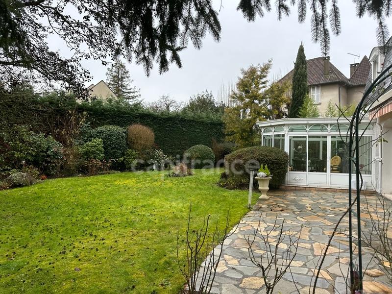 Maison bourgeoise - 225 m² - 9 pièces