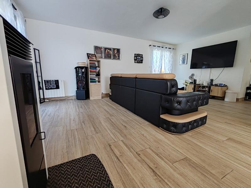 Maison - 240 m² - 13 pièces