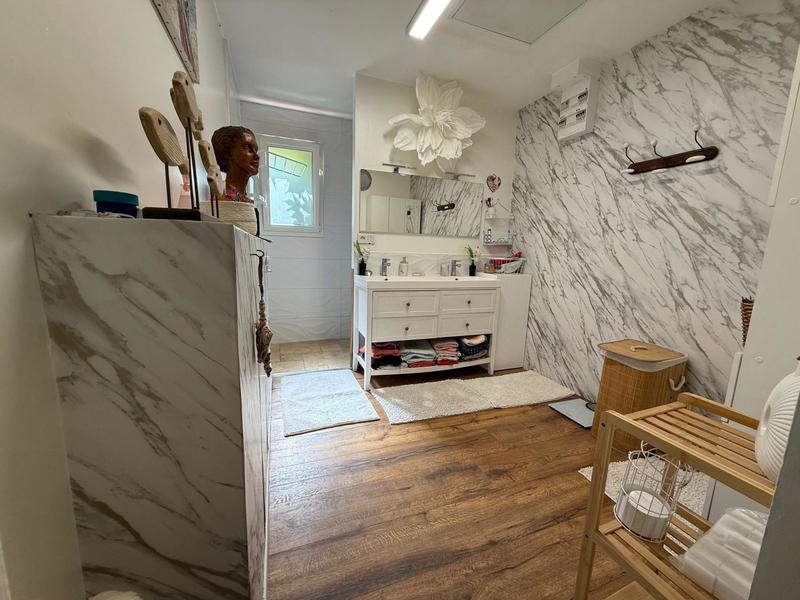 Maison - 200 m² - 6 pièces