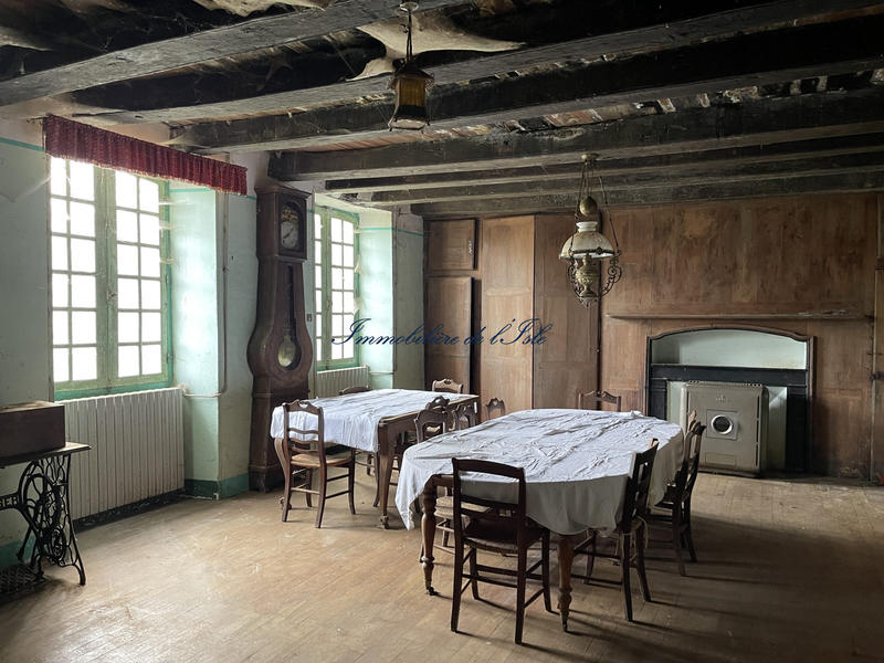 Maison - 216 m² - 7 pièces