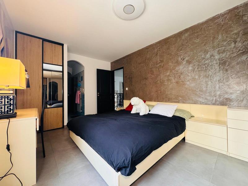 Maison - 203 m² - 6 pièces