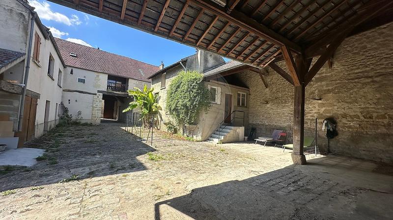 Maison en pierre - 162 m² - 7 pièces
