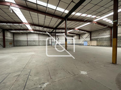 Entrepôt - 1 664 m²