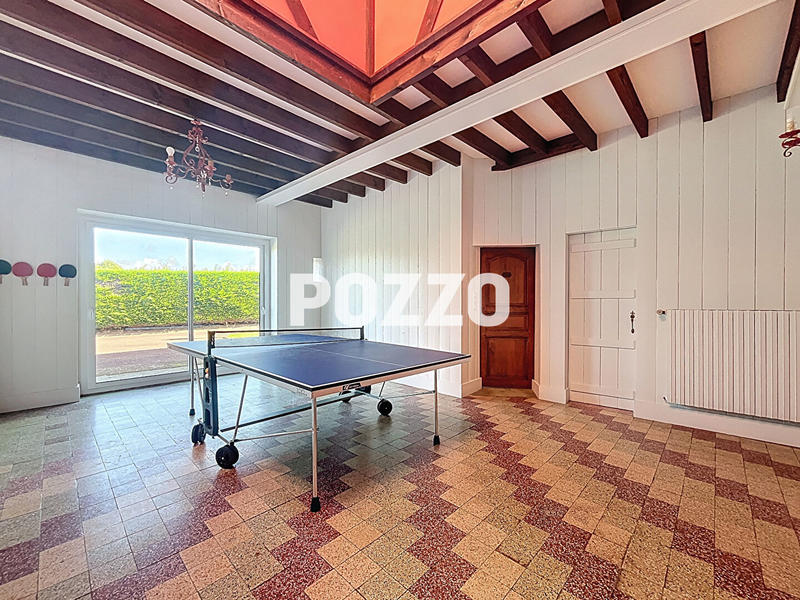 Maison - 218 m² - 8 pièces