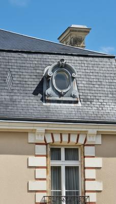 Maison - 337 m² - 12 pièces