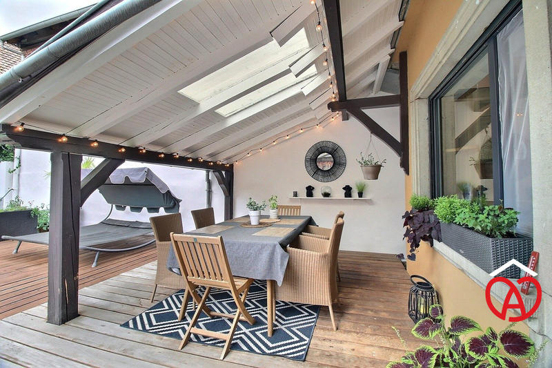 Maison - 229 m² - 7 pièces