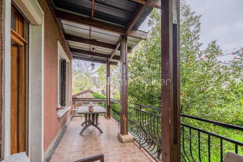 Pavillon - 160 m² - 10 pièces