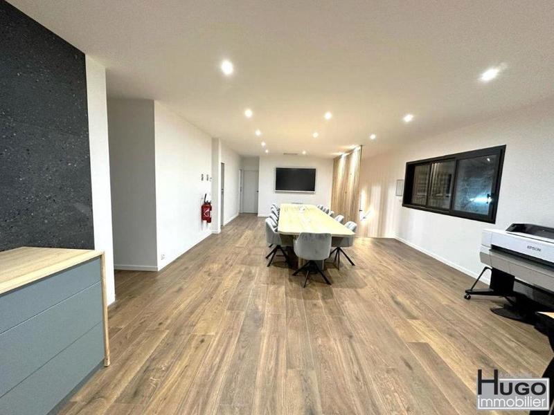 Local d'activité / Entrepôt - 14 200 m²